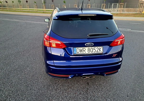 Ford Focus cena 50500 przebieg: 140000, rok produkcji 2015 z Wrocław małe 466